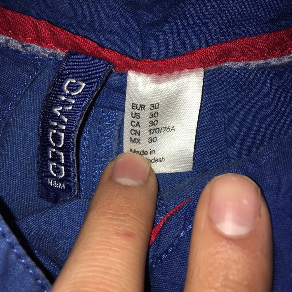 H&M Shorts - Picture 2 of 3